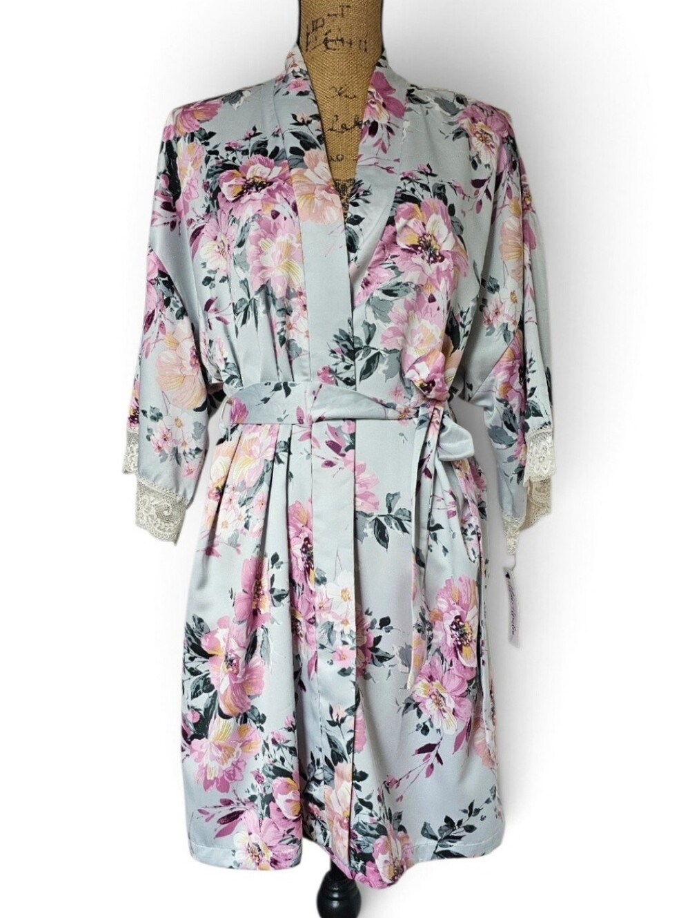NWT Lilac + London Cottagecore Romantic Floral Satin Robe Blue Pink, Size M